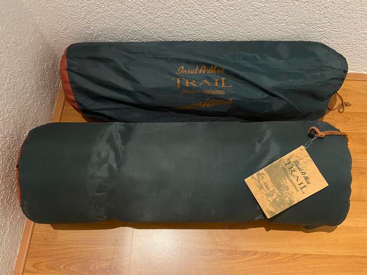 2 zelf opblaasbare camping matrassen slaapmat, Caravans en Kamperen, Slaapmatten, Zo goed als nieuw, Ophalen of Verzenden