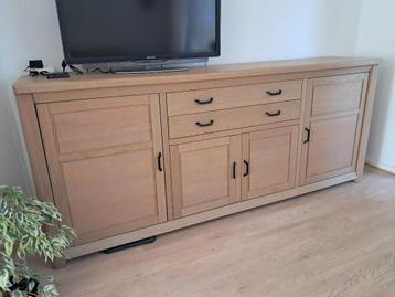 Dressoir  beschikbaar voor biedingen