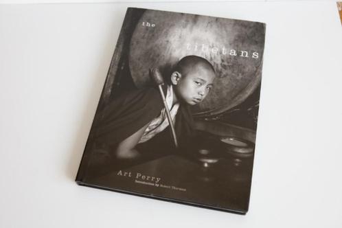 Art Perry - The Tibetans Fotoboek Hardcover, Boeken, Kunst en Cultuur | Fotografie en Design, Gelezen, Fotografen, Ophalen of Verzenden