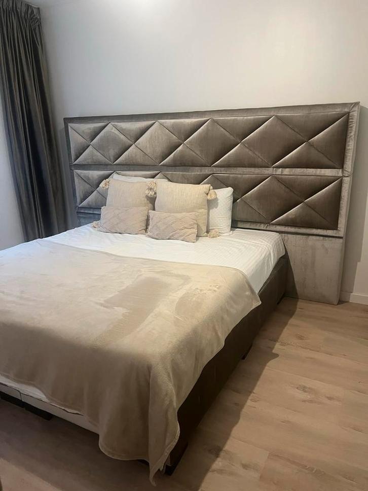 Hotel Chique boxspring 180cm Hoofdbord 275cm breed, Huis en Inrichting, Slaapkamer | Bedden, Zo goed als nieuw, Tweepersoons, Overige maten