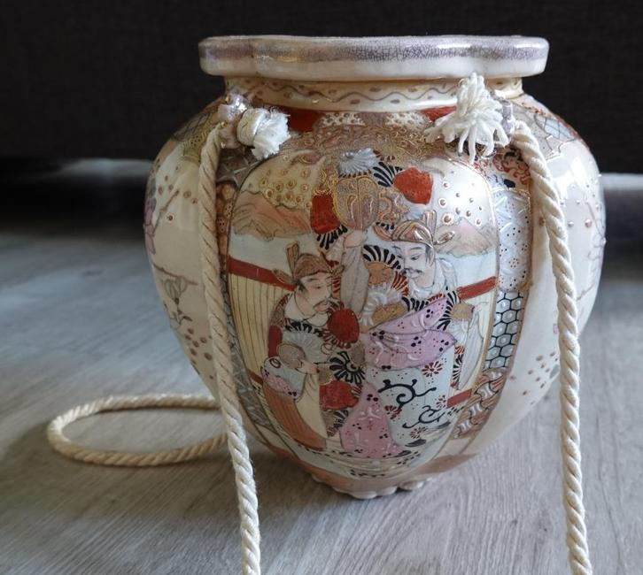 Te koop: originele Chinese hangpot. met teken van echtheid, Antiek en Kunst, Antiek | Keramiek en Aardewerk, Ophalen