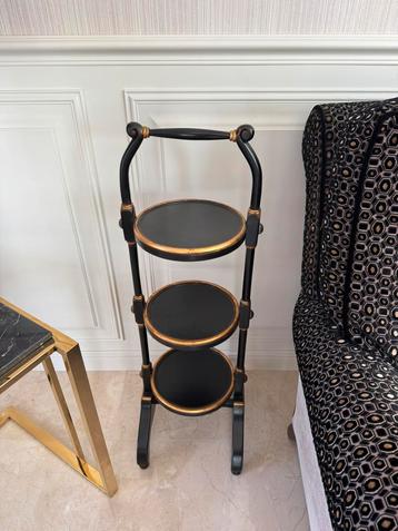 Etagere te koop  beschikbaar voor biedingen