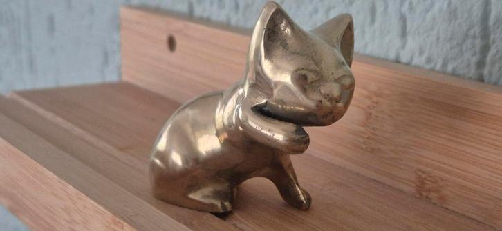 Messing Maneki Neko - Japans Gelukskatje, Verzamelen, Beelden en Beeldjes, Gebruikt, Dier, Ophalen of Verzenden