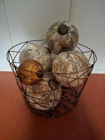 Kerstballen diameter 25 cm in draadmand beschikbaar voor biedingen