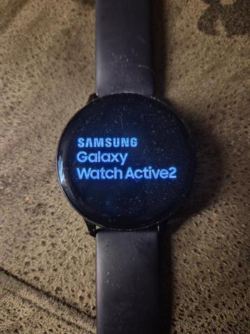 Samsung Galaxy Active 2 met toebehoren  beschikbaar voor biedingen