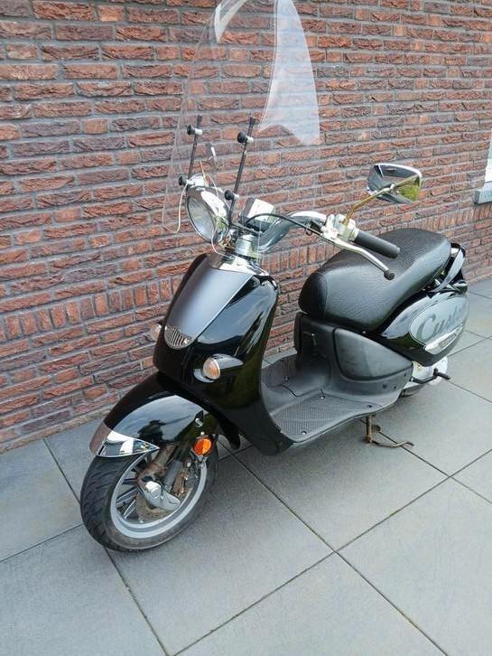 T.k.scooter aprilia Mojito Custom (bromfiets) b.j.2009, Fietsen en Brommers, Scooters | SYM, Gebruikt, Overige modellen, Maximaal 45 km/u