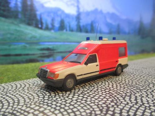 1985-'89 Mercedes Benz Miesen 124L Bonna Ambulance omgebouwd, Hobby en Vrije tijd, Modelauto's | 1:87, Gebruikt, Auto, Herpa, Ophalen of Verzenden
