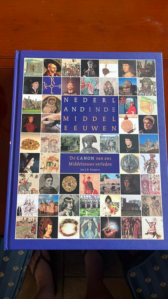 Jan J.B. Kuipers - Nederland in de Middeleeuwen, Boeken, Geschiedenis | Wereld, Zo goed als nieuw, Europa, 20e eeuw of later, Ophalen of Verzenden