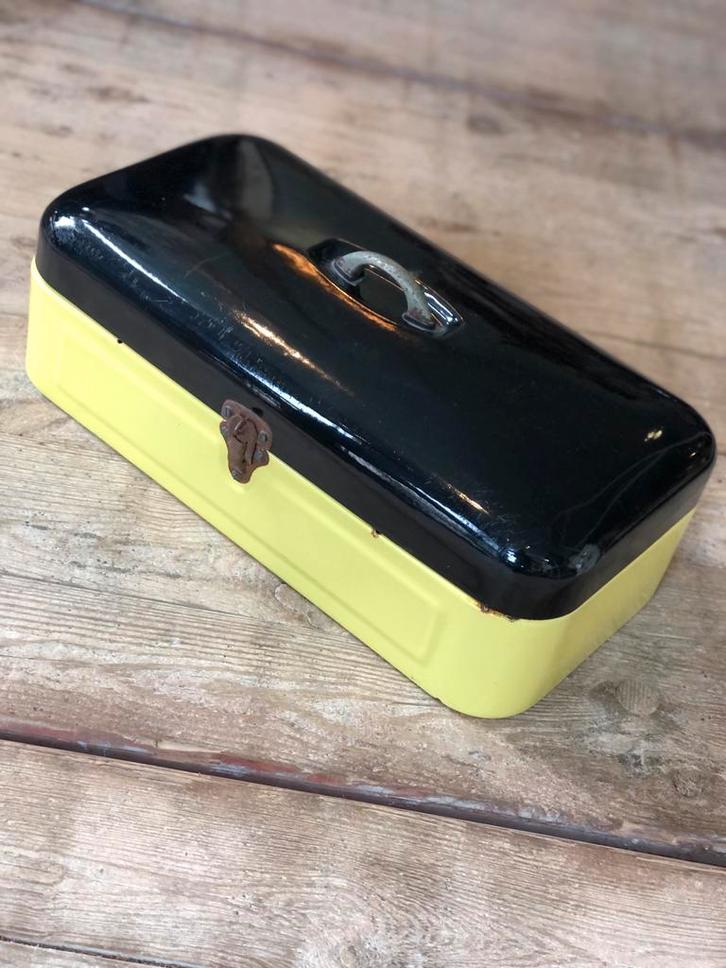 Vintage emaille broodtrommel geel zwart groot, Antiek en Kunst, Antiek | Emaille, Ophalen
