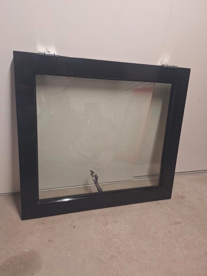 raam van meranti , half jaar oud, HR++ glas, Doe-het-zelf en Verbouw, Glas en Ramen, Zo goed als nieuw, Overige typen, 80 tot 120 cm