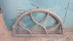 2 grote te openen halfronde gietijzeren stalramen 80 bij 45, Ophalen of Verzenden