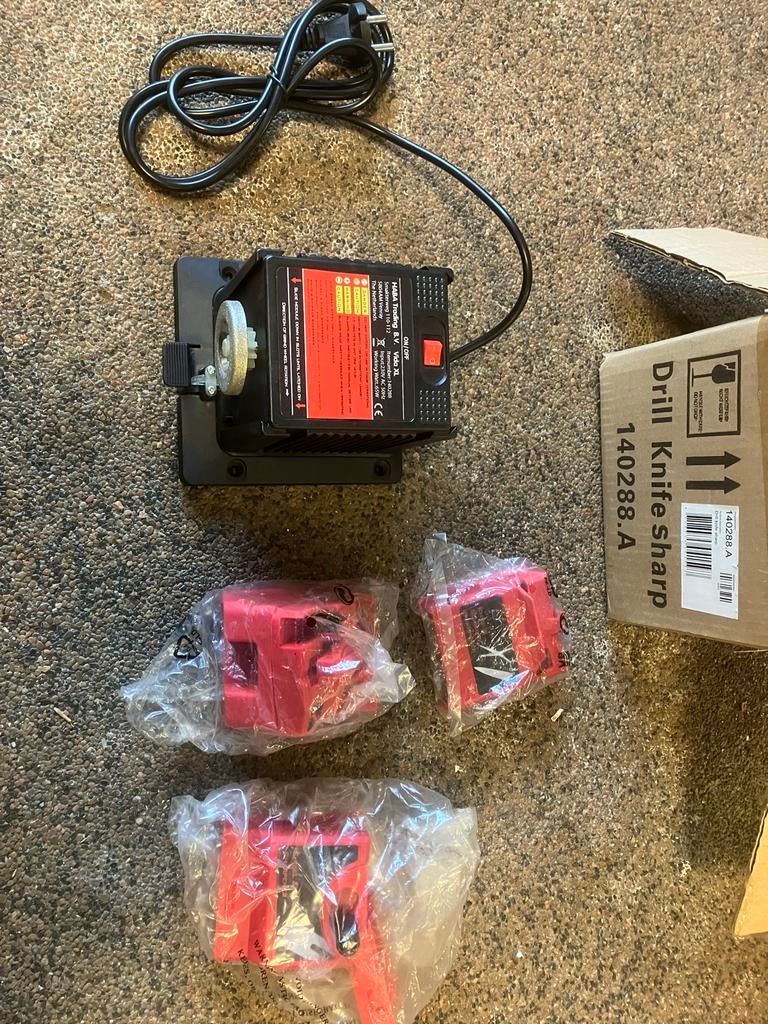 Nieuwe Slijpmachine 65w, nieuw in doos, Doe-het-zelf en Verbouw, Gereedschap | Slijpmachines, Nieuw, Werkbankslijpmachine, Minder dan 700 watt