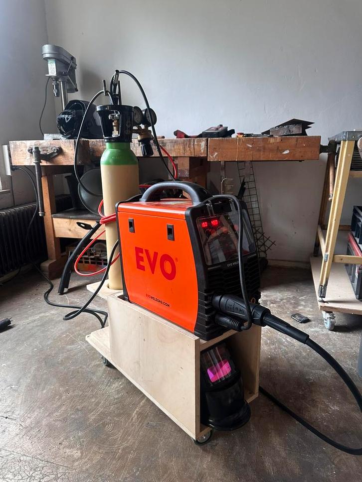 Evo mig 180 multi synegic lasapparaat (mig, tig & electrode), Doe-het-zelf en Verbouw, Gereedschap | Lasapparaten, Zo goed als nieuw