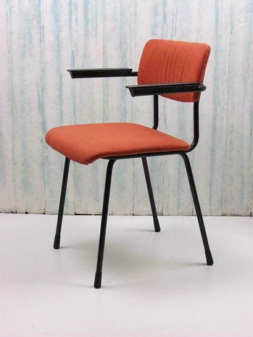 Gispen stoel - model 1236, Huis en Inrichting, Stoelen, Gebruikt, Vijf, Zes of meer stoelen, Kunststof, Metaal, Rood, Ophalen