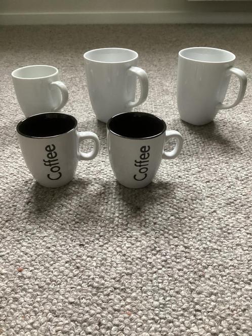 2  Koffiemokken klein en/of 3 mokken groot - bijna gratis -, Huis en Inrichting, Keuken | Servies, Zo goed als nieuw, Kop(pen) en/of Schotel(s)