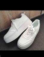 Plateaugympen Maat 41 - Spice Girls 90's Party!, Ophalen of Verzenden, Zo goed als nieuw, Wit, Sneakers of Gympen