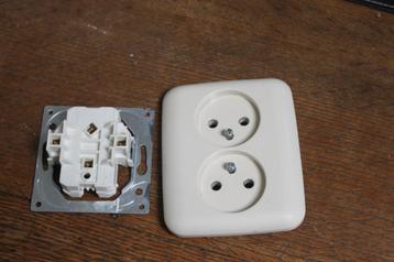 Busch-Jaeger inbouw stopcontact dubbel beschikbaar voor biedingen