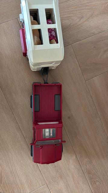 Schleich auto en trailer beschikbaar voor biedingen