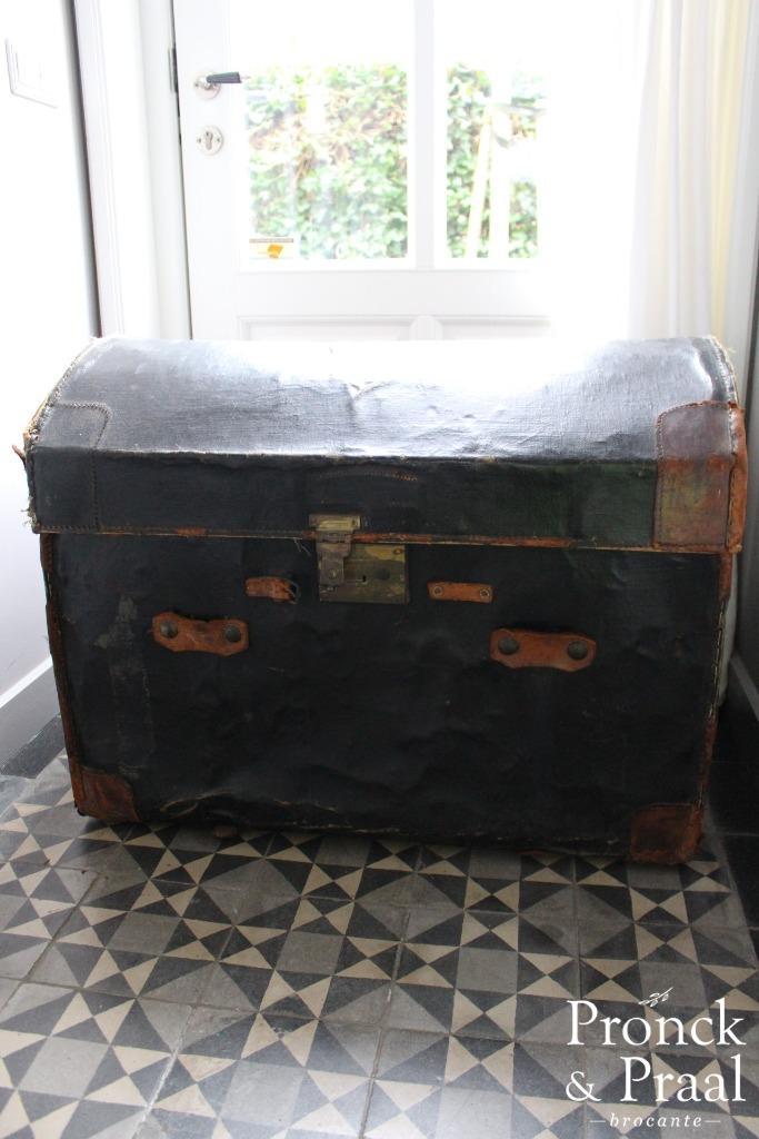 Oude brocante sleetse zwarte hut koffer DD *Pronck & Praal*, Antiek en Kunst, Curiosa en Brocante, Ophalen