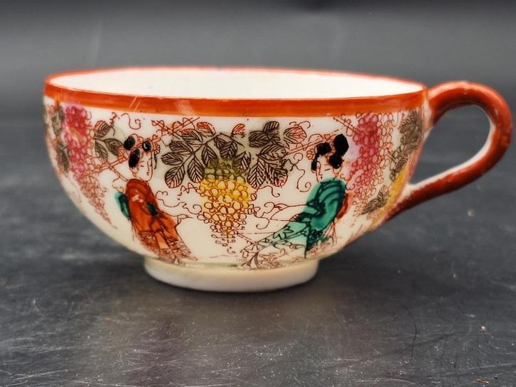 oud heel fijne porseleinen Oosters kopje, jaren 60, Antiek en Kunst, Curiosa en Brocante, Ophalen of Verzenden