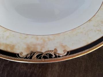 Wedgwood Cornucopia, 9 losse schoteltjes 14.8 en 16 cm beschikbaar voor biedingen