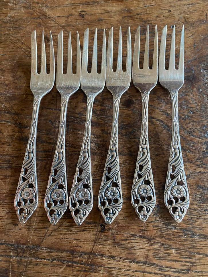 Set van 6 vintage taartvorkjes, ajour bloemmotief, Arti 90, Antiek en Kunst, Antiek | Bestek, Ophalen of Verzenden