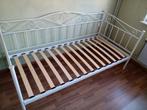 Mooi wit metalen eenpersoons bed, Huis en Inrichting, Ophalen, 90 cm, Eenpersoons, Wit