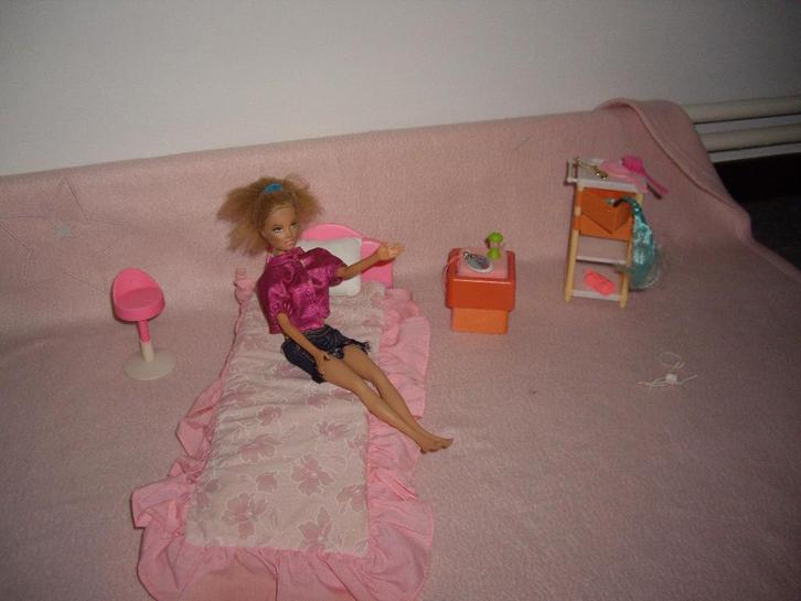 barbie meubels zie omschrijving, Kinderen en Baby's, Speelgoed | Poppen, Zo goed als nieuw, Barbie, Ophalen of Verzenden