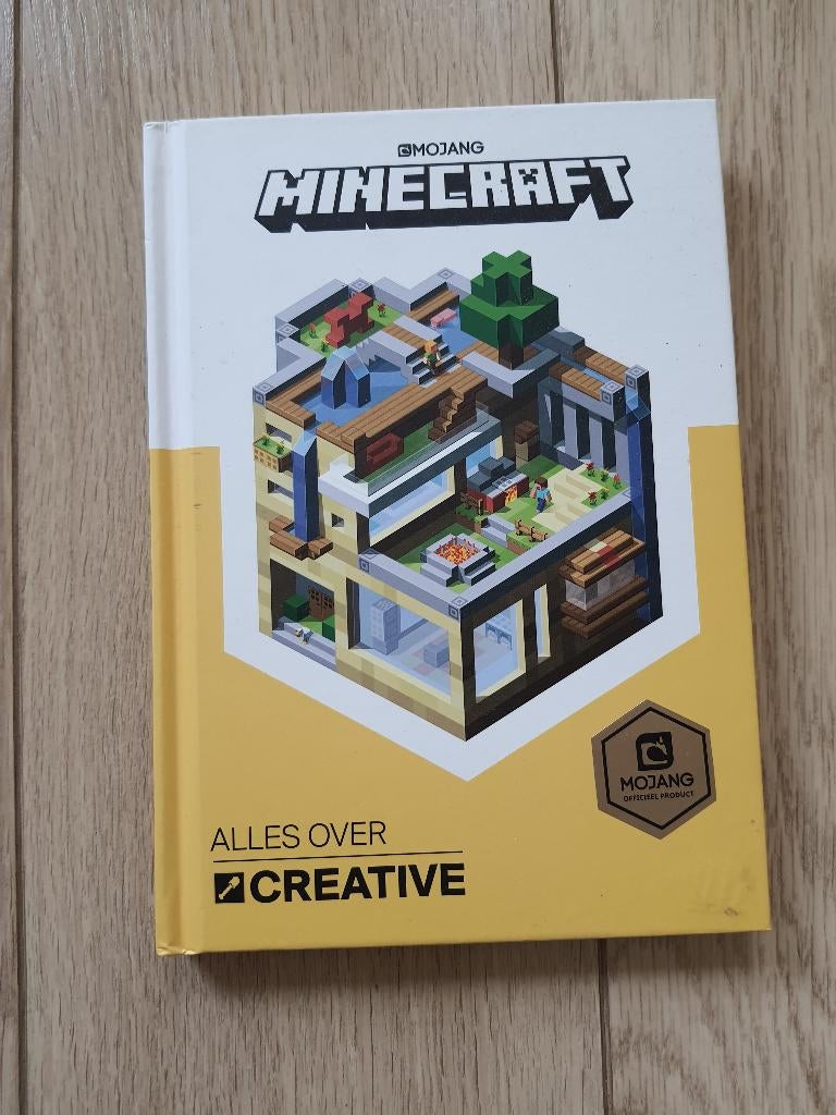 Minecraft alles over creative, Zo goed als nieuw, Fictie, Mojang, Ophalen of Verzenden