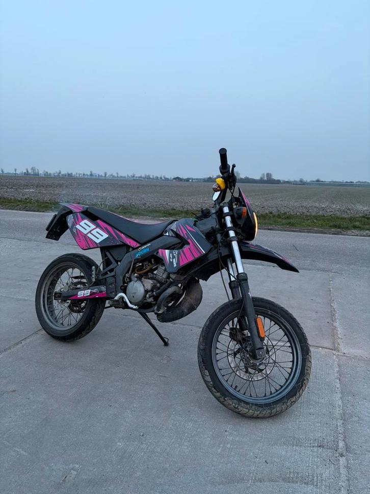 Derbi senda extreme 50cc, Fietsen en Brommers, Brommers | Derbi, Gebruikt, Maximaal 45 km/u, Ophalen