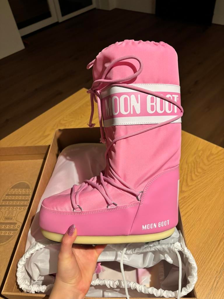 Moon boot ICON Nylon PINK, Hoge laarzen, Ophalen of Verzenden, Zo goed als nieuw, Roze