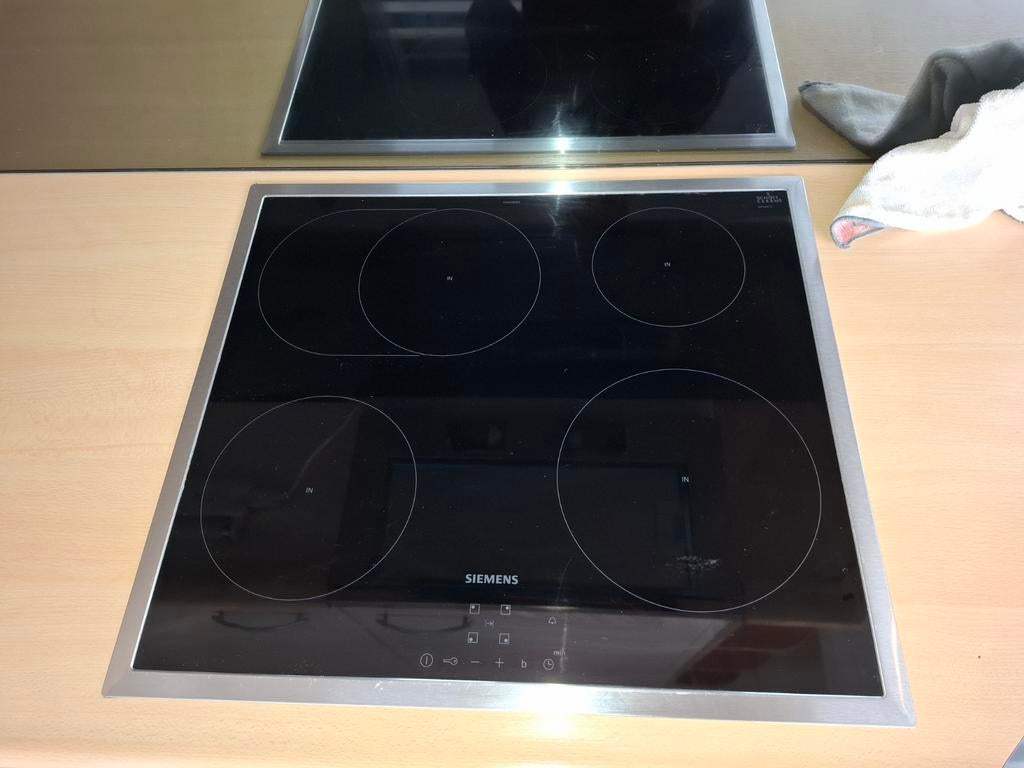 Siemens EH645BFB1E inductiekookplaat, Gebruikt, Inbouw, Inductie, 4 kookzones
