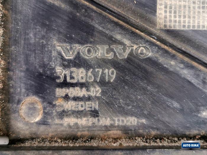 Bumper onderplaat van een Volvo V60, Gebruikt, -, -, Ophalen of Verzenden