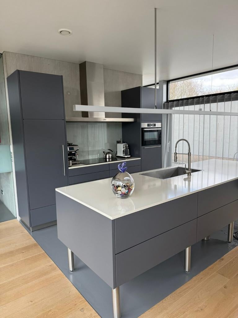 Lippert keuken met eiland incl.apparatuur en garantie!!!!!!!, Graniet of Steen, Ophalen of Verzenden, Zo goed als nieuw, Grijs