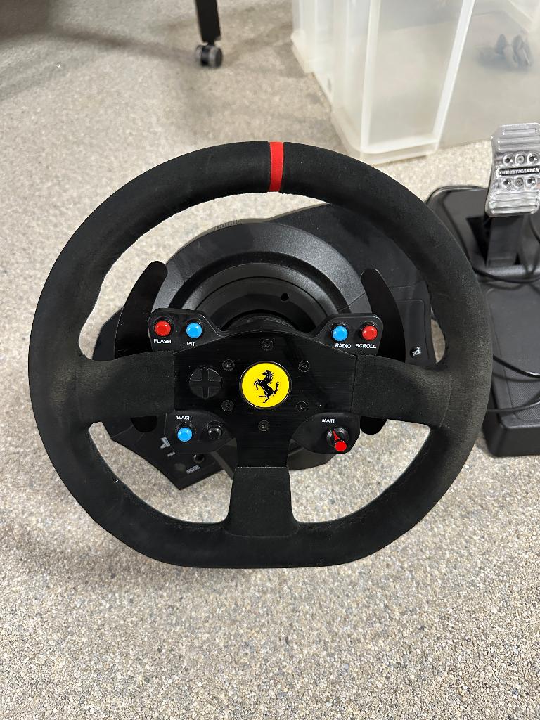 Thrustmaster T300 Ferrari Integral Racing Wheel Alcantara Ed, Ophalen, Zo goed als nieuw, Thrustmaster
