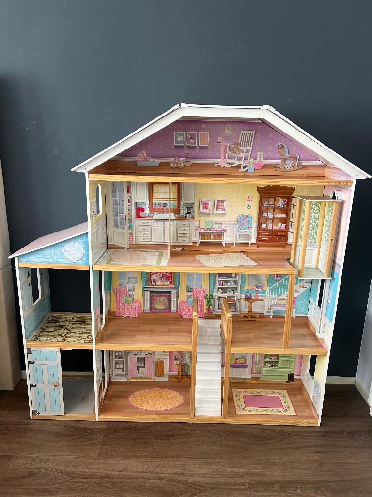 GRATIS barbiehuis + assesoires, Ophalen, Zo goed als nieuw, Poppenhuis