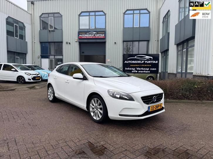 Volvo V40 1.6 T3 Momentum, Auto's, Volvo, Bedrijf, Te koop, V40, ABS, Achteruitrijcamera, Airbags, Airconditioning, Bluetooth