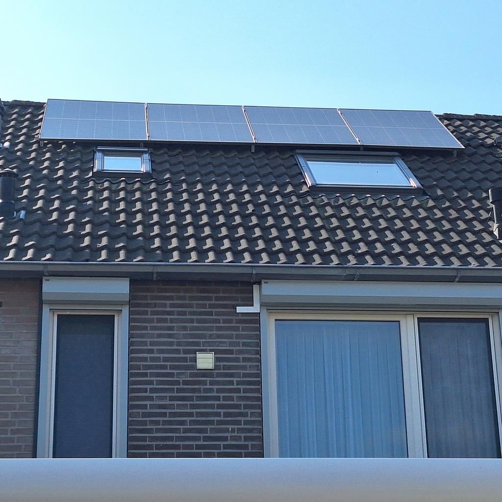 4x Jinko Mono Zonnepanelen 410Wp Zwart met micro omvormers., Ophalen, Zo goed als nieuw, Overige typen, 200 wattpiek of meer