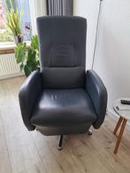 Leren elektrische sta op stoel, Huis en Inrichting, Fauteuils, Ophalen, Zo goed als nieuw, Sta op stoel, 50 tot 75 cm