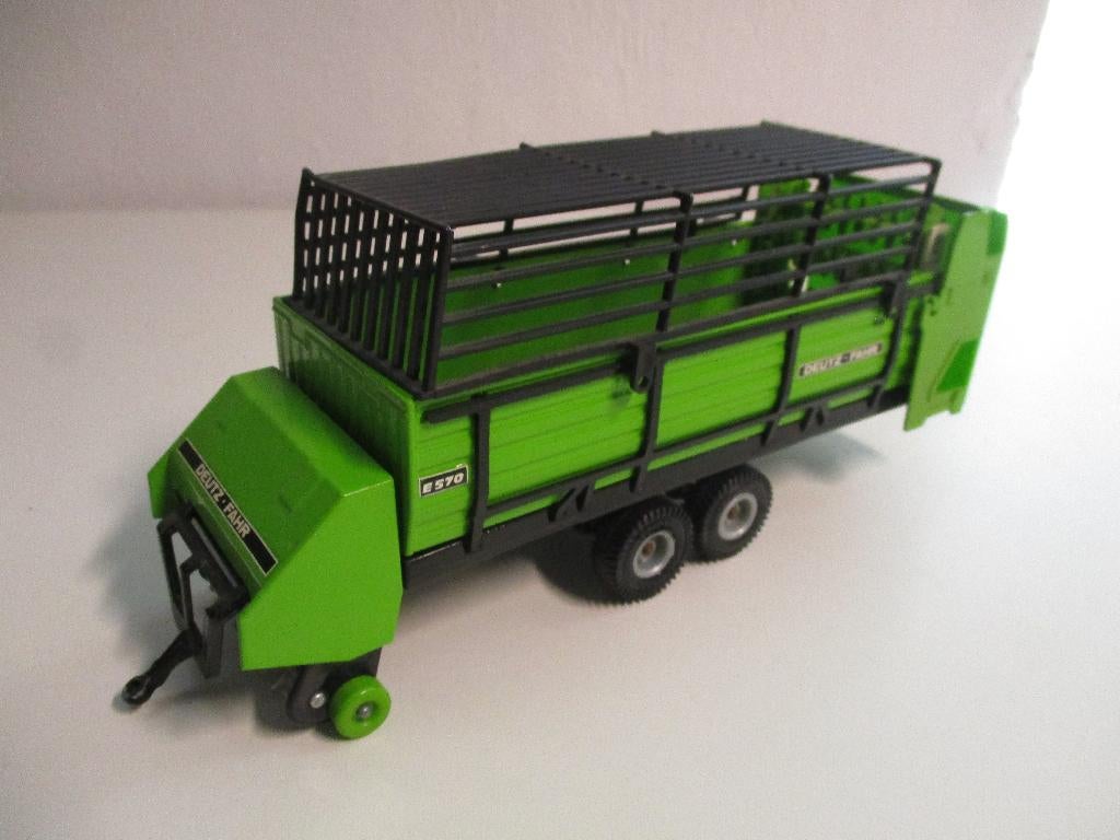 Siku Deutz Fahr opraapwagen, Hobby en Vrije tijd, Modelauto's | 1:32, Ophalen of Verzenden, Gebruikt, Tractor of Landbouw, SIKU