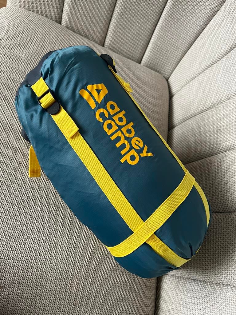 Nieuw! Slaapzak Abbey Camp supercompact, Caravans en Kamperen, Ophalen of Verzenden, Nieuw