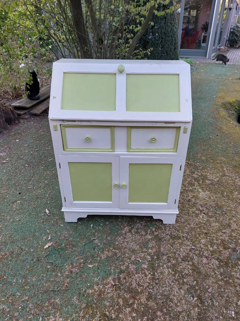 Gratis bureautje. Verfwerk moet opnieuw gedaan worden, Huis en Inrichting, Kasten | Secretaires, Ophalen, Gebruikt