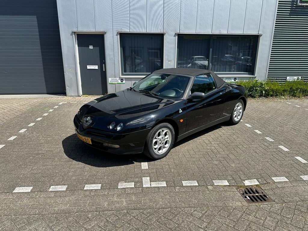 Alfa Romeo Spider 2.0 Twin Spark 16V 1996 Zwart, Auto's, Alfa Romeo, Voorwielaandrijving, Zwart, Cabriolet, Spider