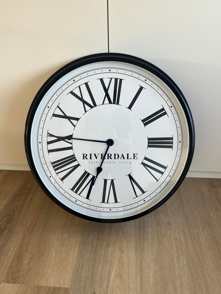 Riverdale wandklok, Huis en Inrichting, Ophalen, Zo goed als nieuw, Analoog, Wandklok