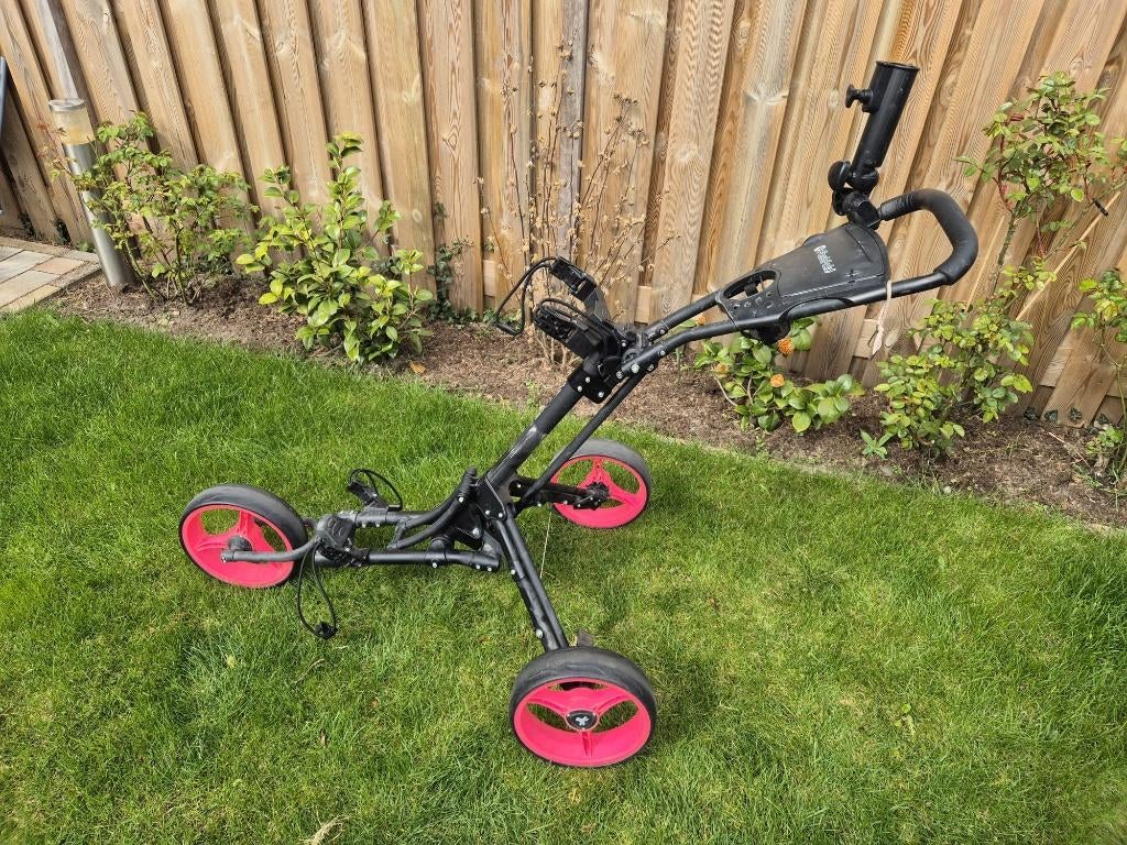 Fastfold 3 wiel golftrolley met parapluhouder compleet €125, Sport en Fitness, Golf, Ophalen of Verzenden, Zo goed als nieuw, Golfkar