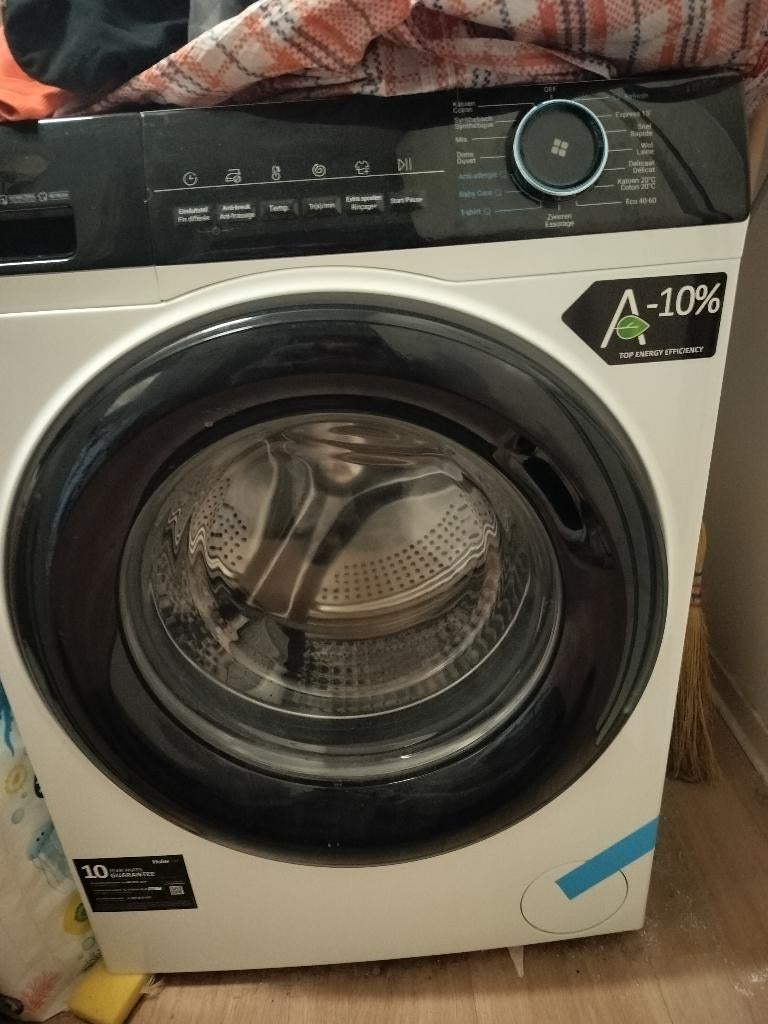 Wasmachine Haier 2 jaar oud, Witgoed en Apparatuur, Ophalen, Zo goed als nieuw, 85 tot 90 cm, 1200 tot 1600 toeren