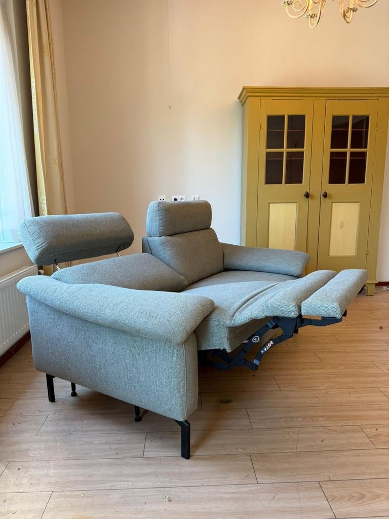 Comfortabele 2-zitsbank met relaxfunctie, Huis en Inrichting, Ophalen, Modern, Comfortabel, 150 tot 200 cm, 75 tot 100 cm