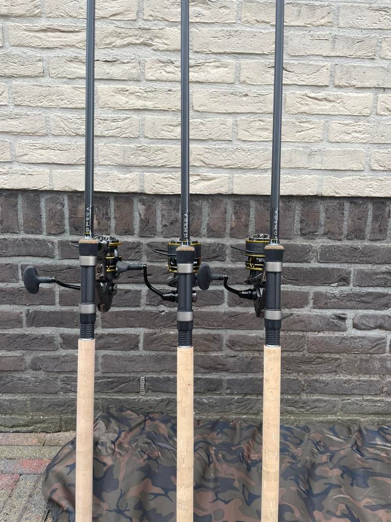 3x Korum Omega 11’6ft 1,25lb 3x Okuma Inspira C5000XA NIEUW, Ophalen, Nieuw, Complete set