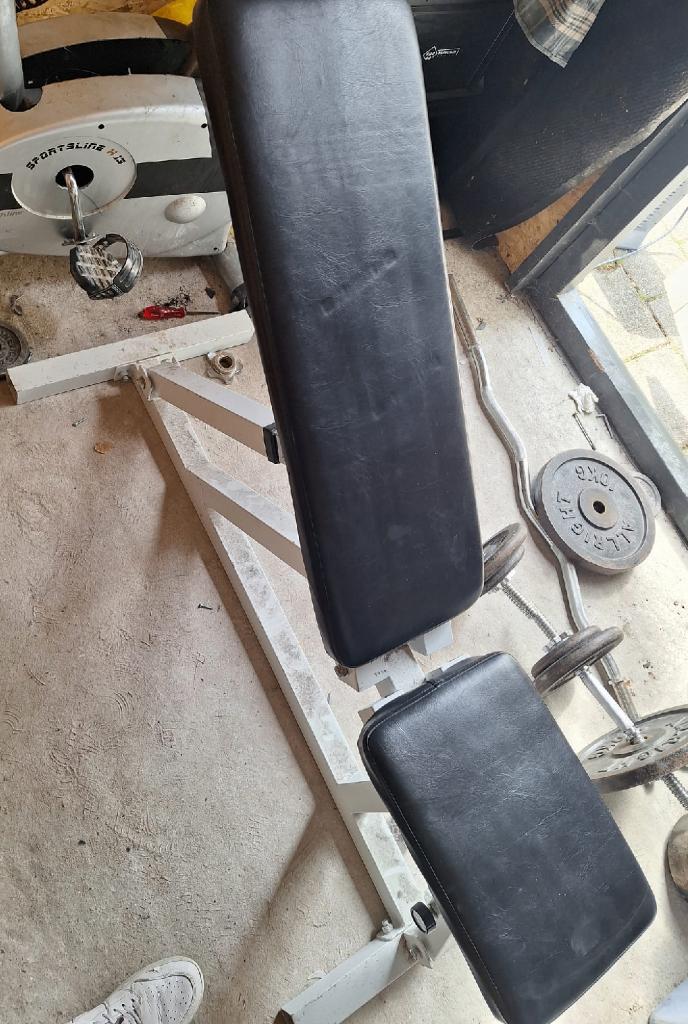 Set Halterstangen+dumbels (150kg schijven) en halterbank, Sport en Fitness, Fitnessmaterialen, Ophalen, Gebruikt, Benen, Halterset