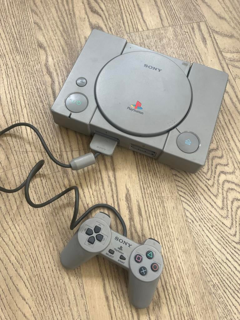 Playstation 1 met controller - Klassieke console, Spelcomputers en Games, Ophalen of Verzenden, Gebruikt, Met 1 controller